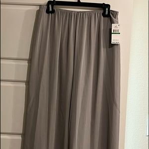 Petite Size Wide Leg Elastic Waist Chiffon Pull-On Pants